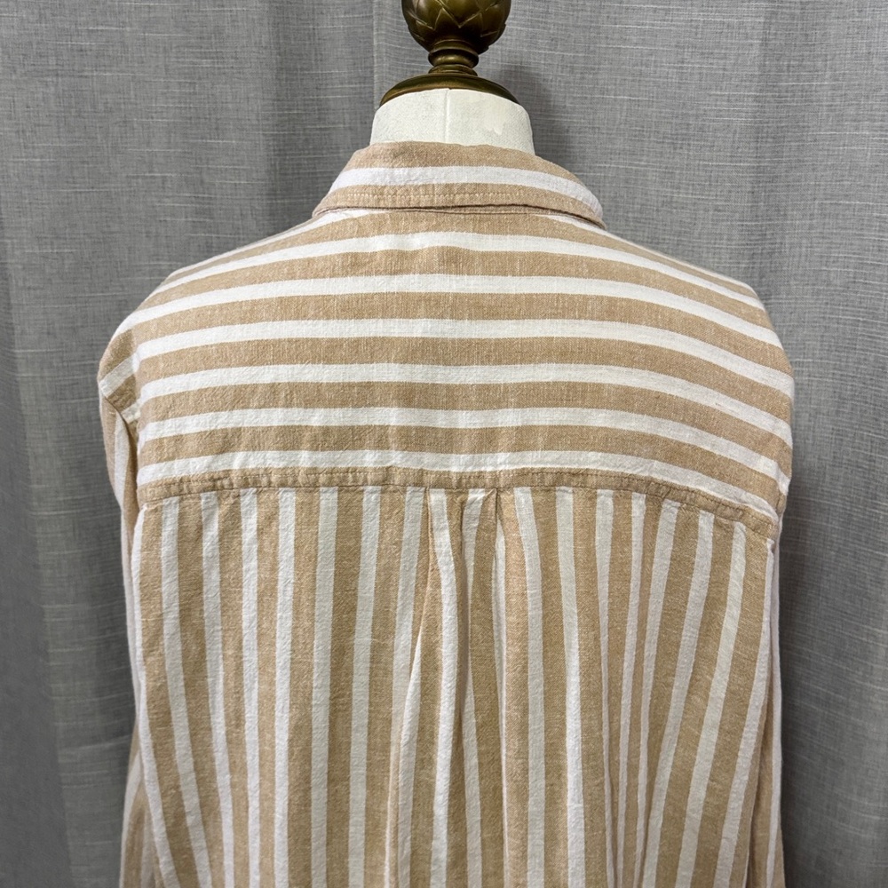 Wmns Universal Thread Linen/Rayon Blend Button Up Shirt-Sz XL-Tan/White Stripes - Picture 11 of 16